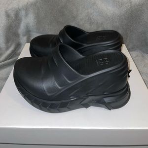 GIVENCHY MARSHMALLOW SANDALS